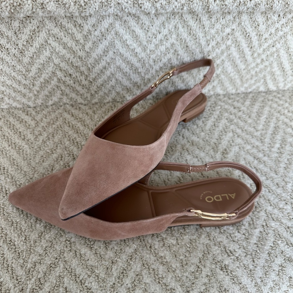 Aldo Womens Anjela Sling Back Ballerina Size 7.5. Light brown suede.